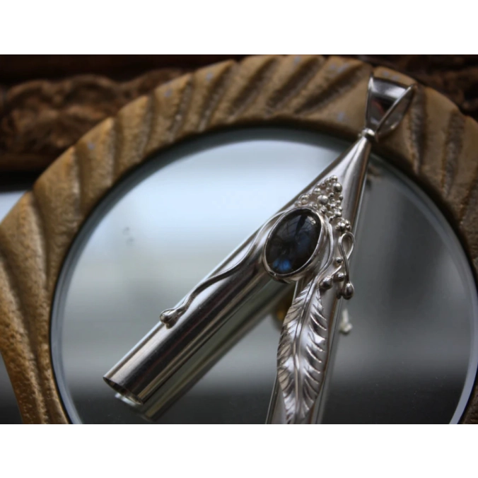 Kuripe en argent feuilles avec labradorite